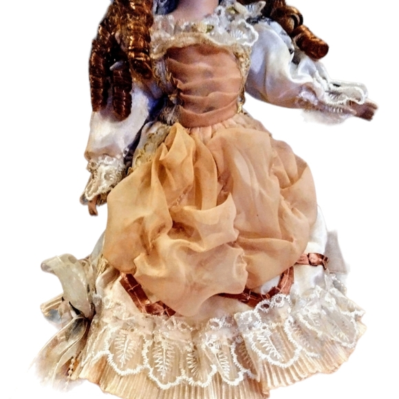 Goldenvale Collector Victorian Porcelain Doll - Picture 4 of 9